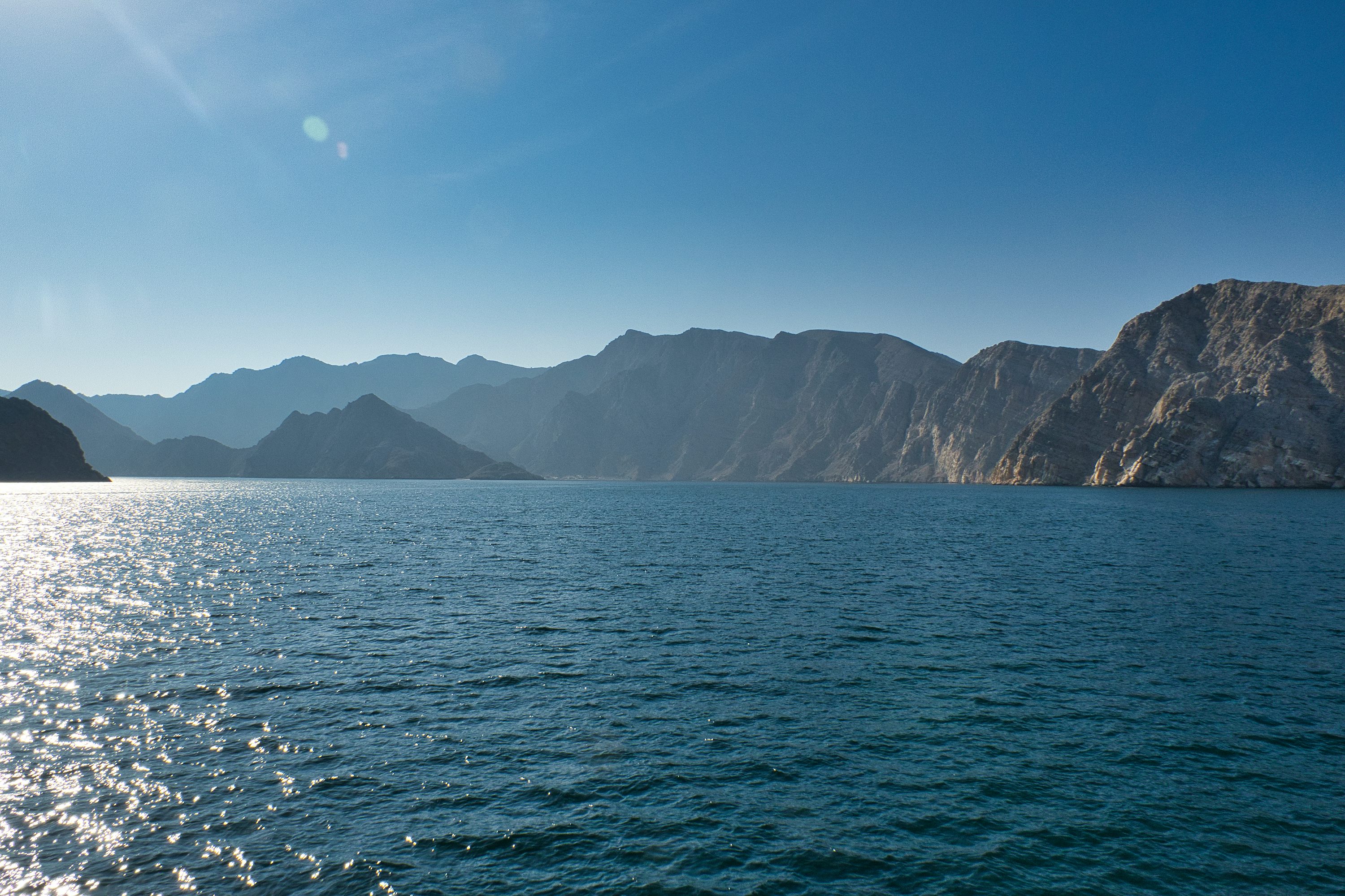 Küste bei Khasab – Landschaftsmotiv, kein Flughafenfoto